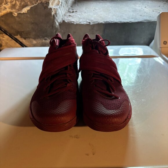 Nike Kyrie 2 Red Velvet - Picture 4 of 6